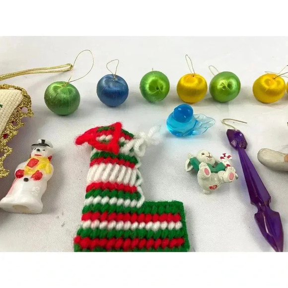 21x VTG Holiday Ornaments Christmas Satin Balls Stocking Snowman Fruit - Picture 3 of 9